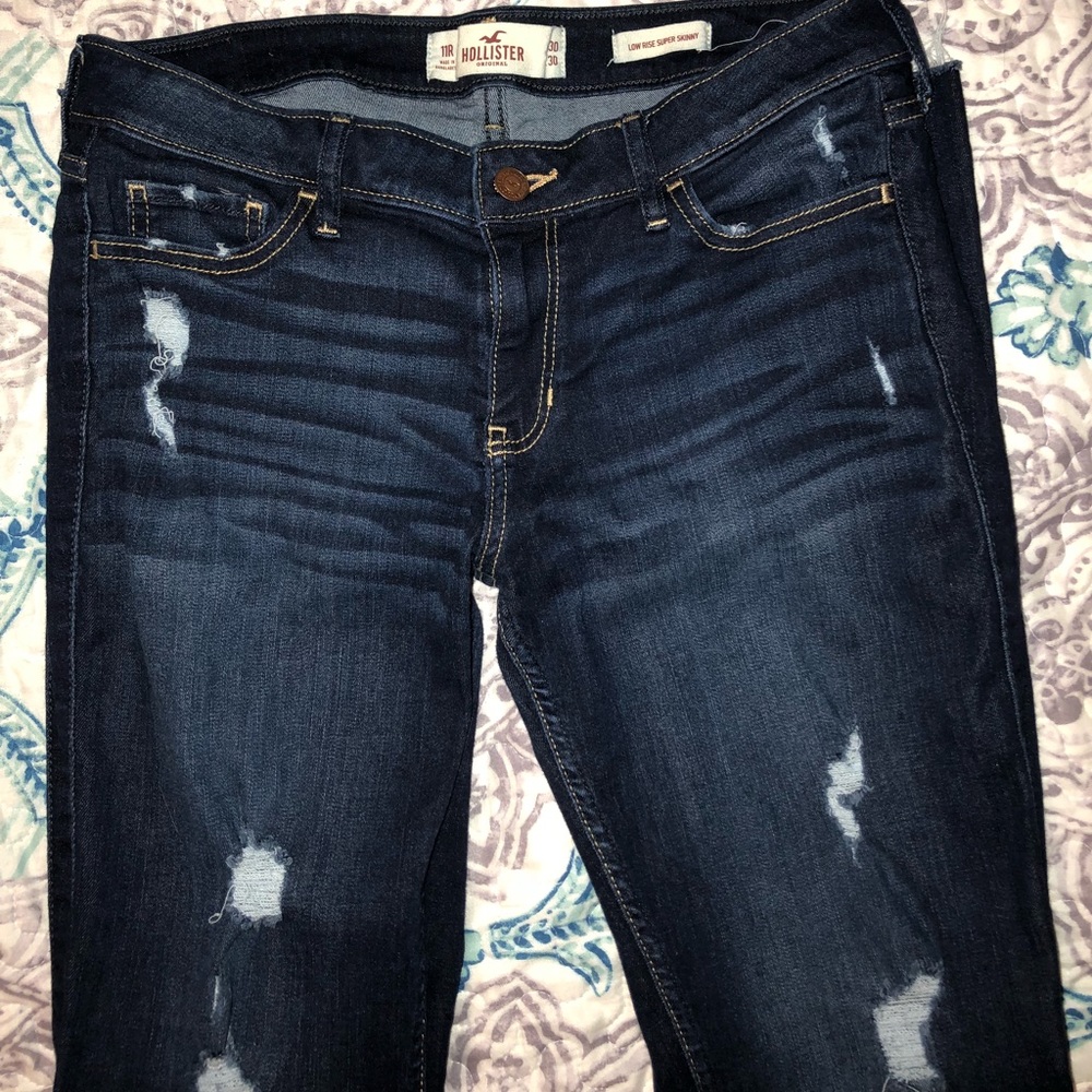 EUC Hollister Distressed Skinny Jeans